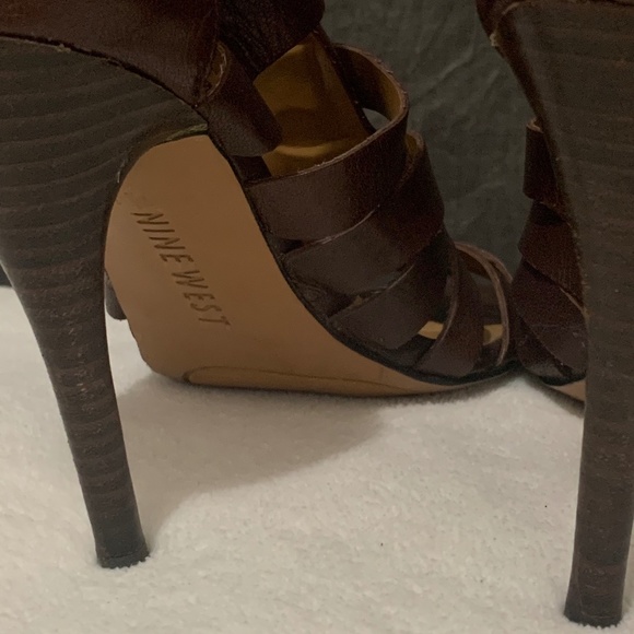 Nine West Size 7.5 Gladiator Strappy Leather Heels - Picture 4 of 5